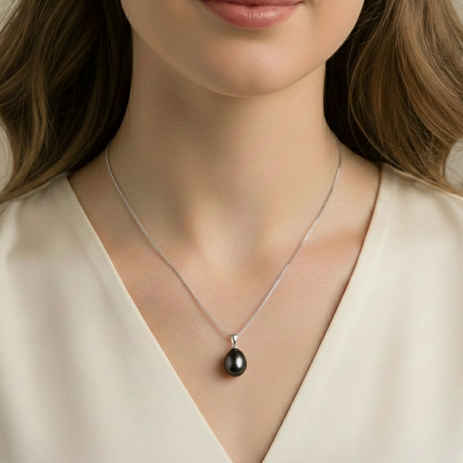 Essential Pearl Necklace