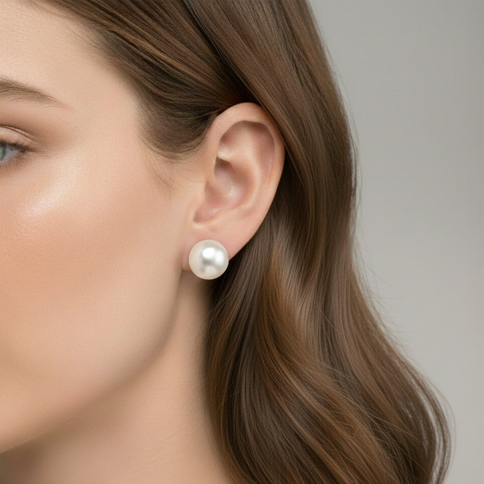 Essential Pearl Earring