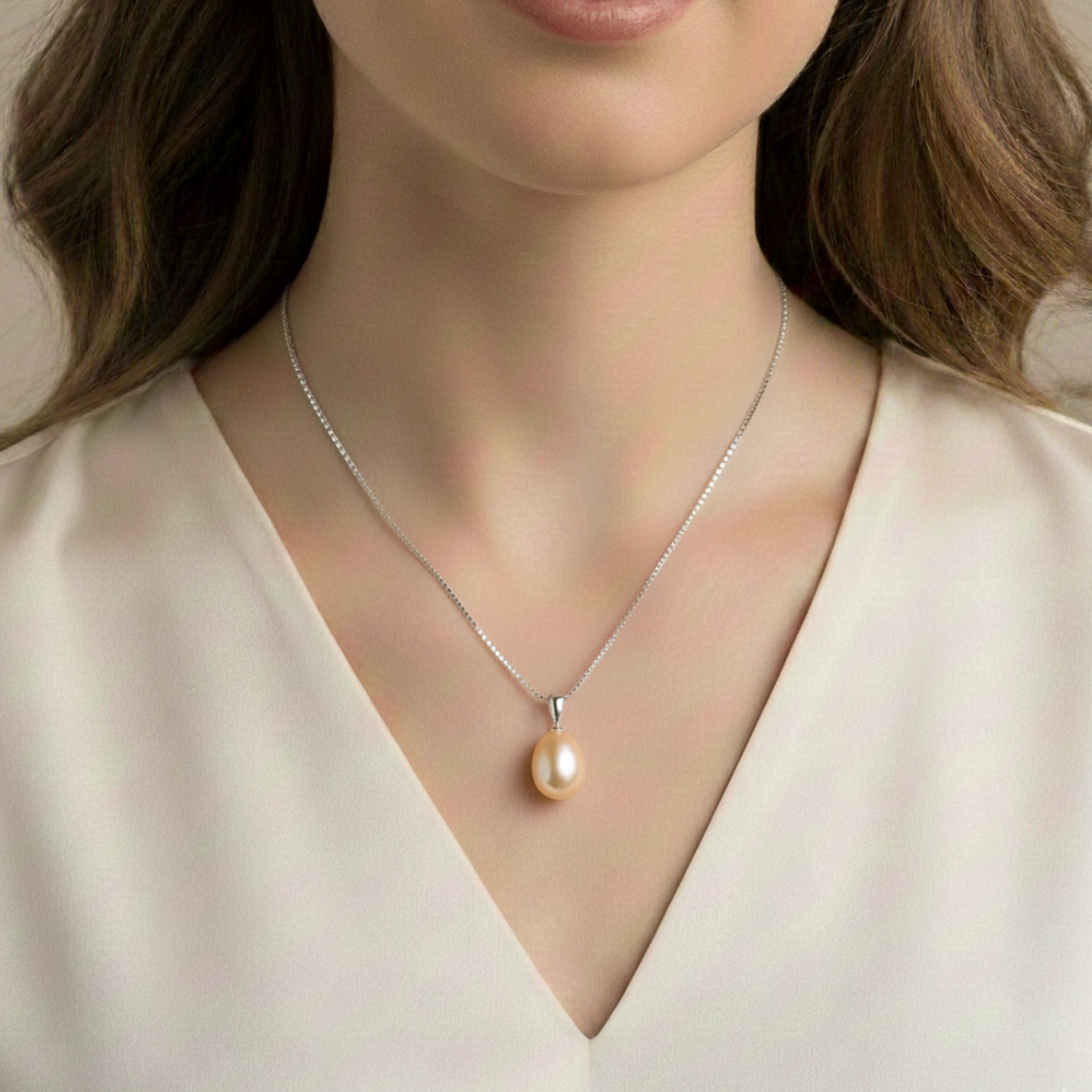 Essential Pearl Necklace