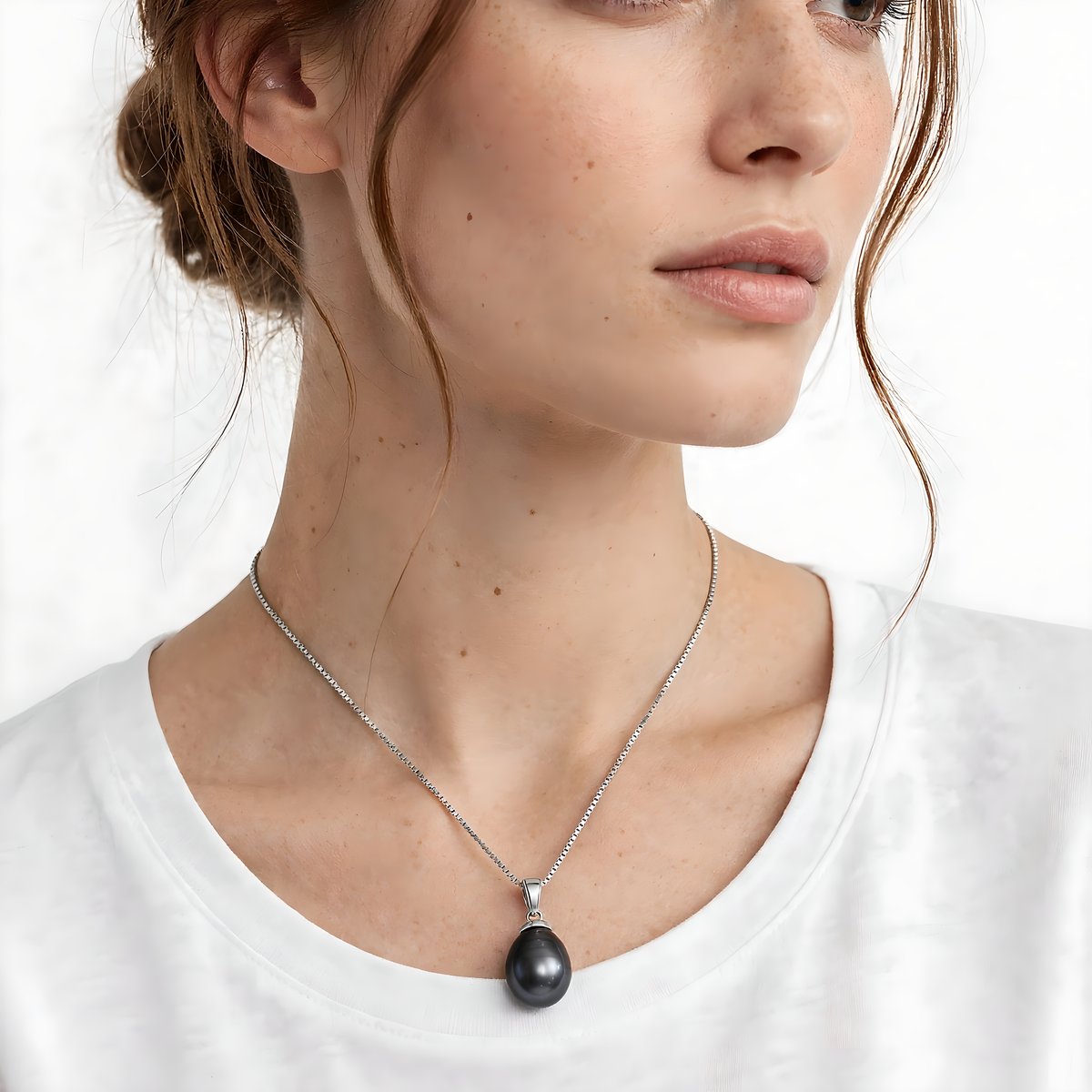 Essential Pearl Necklace